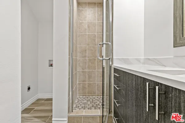 $3,000 | 330 East Dryden Street, Unit 3, Glendale, CA 91207