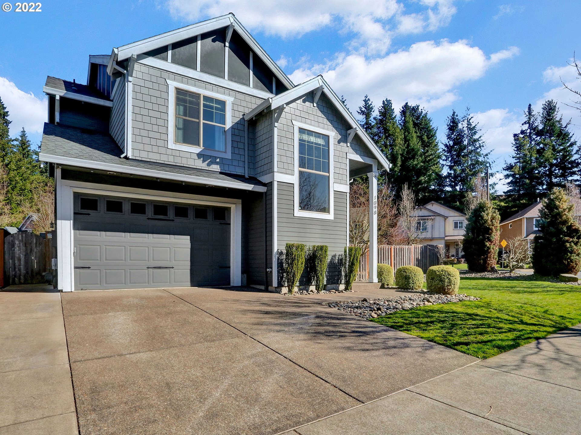 1098 Epperly Way West Linn, OR 97068 - Photo 2 of 32 a front view of a house with a yard