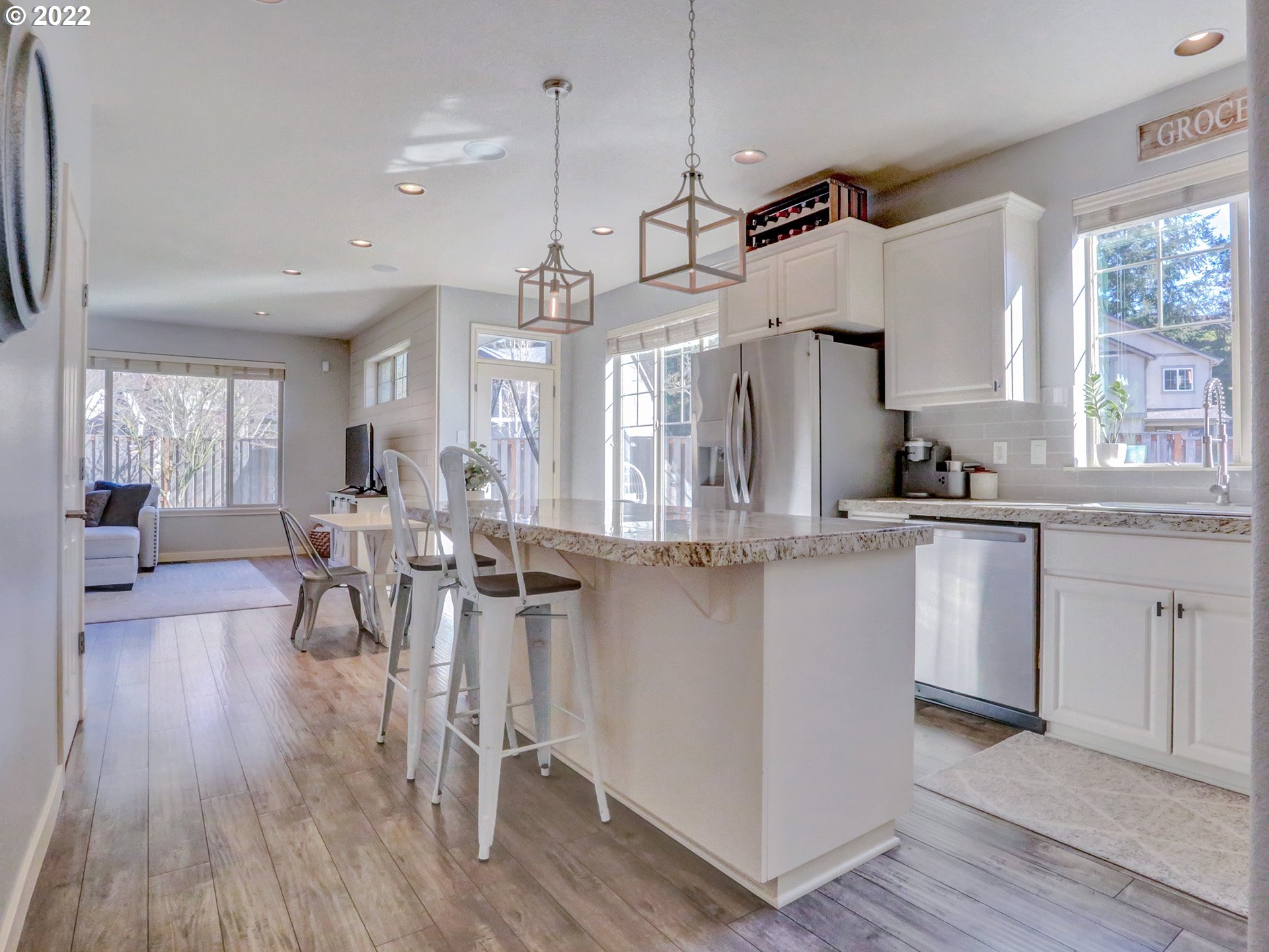 1098 Epperly Way West Linn, OR 97068 - Photo 5 of 32 a kitchen with lots of counter space and appliances