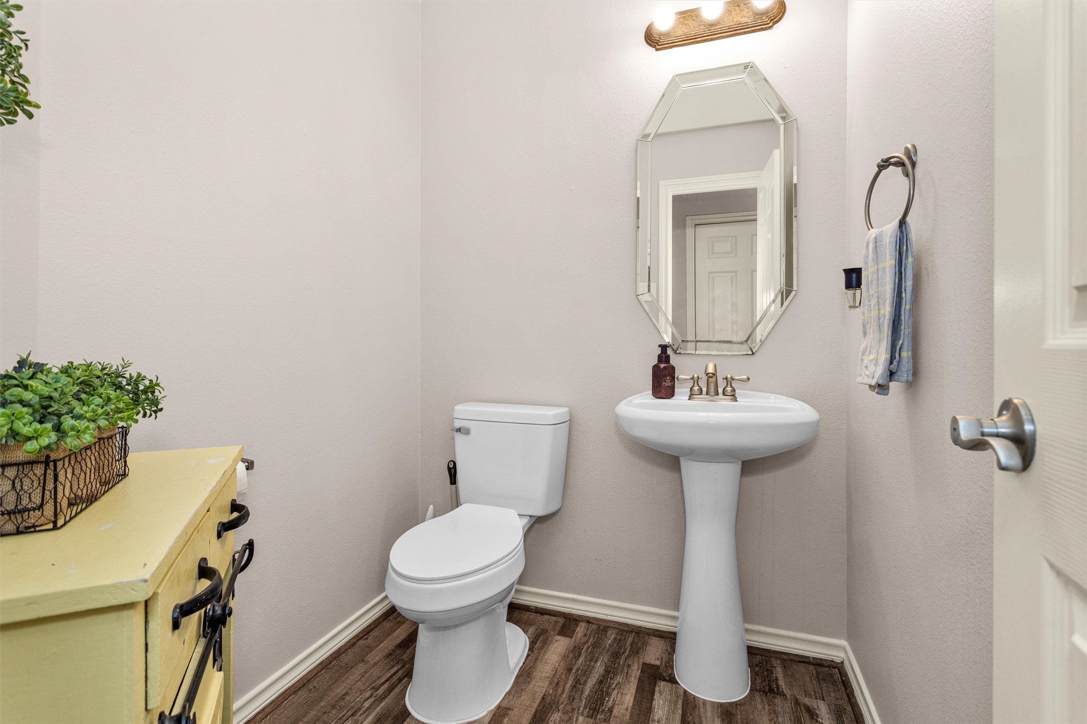 30110 Legends Ridge Drive Spring, TX 77386 - Photo 31 of 49 a bathroom with a sink toilet and a mirror