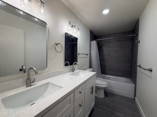 $2,250 | 3305 East Helena Drive, Phoenix, AZ 85032