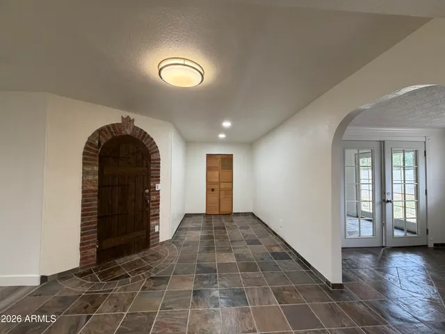 $2,250 | 3305 East Helena Drive, Phoenix, AZ 85032