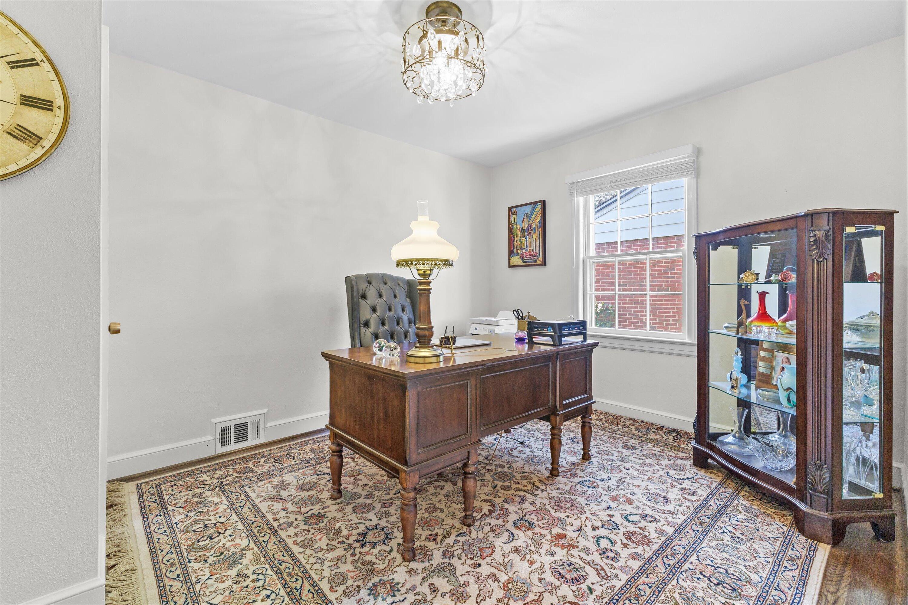 2650 Laburnum Avenue Southwest Roanoke, VA 24015 - Photo 17 of 37 22-2650 Laburnum Ave SW-22