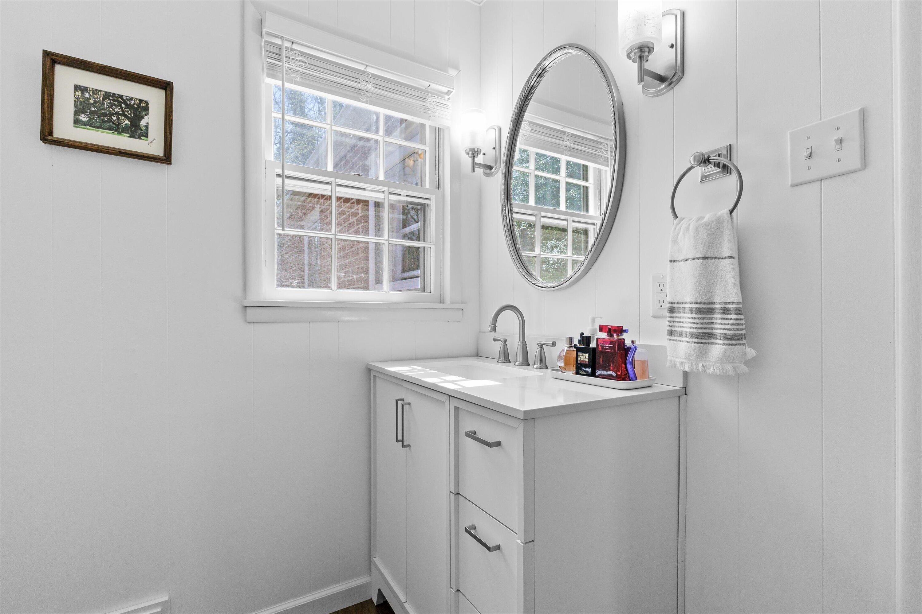 2650 Laburnum Avenue Southwest Roanoke, VA 24015 - Photo 19 of 37 24-2650 Laburnum Ave SW-24