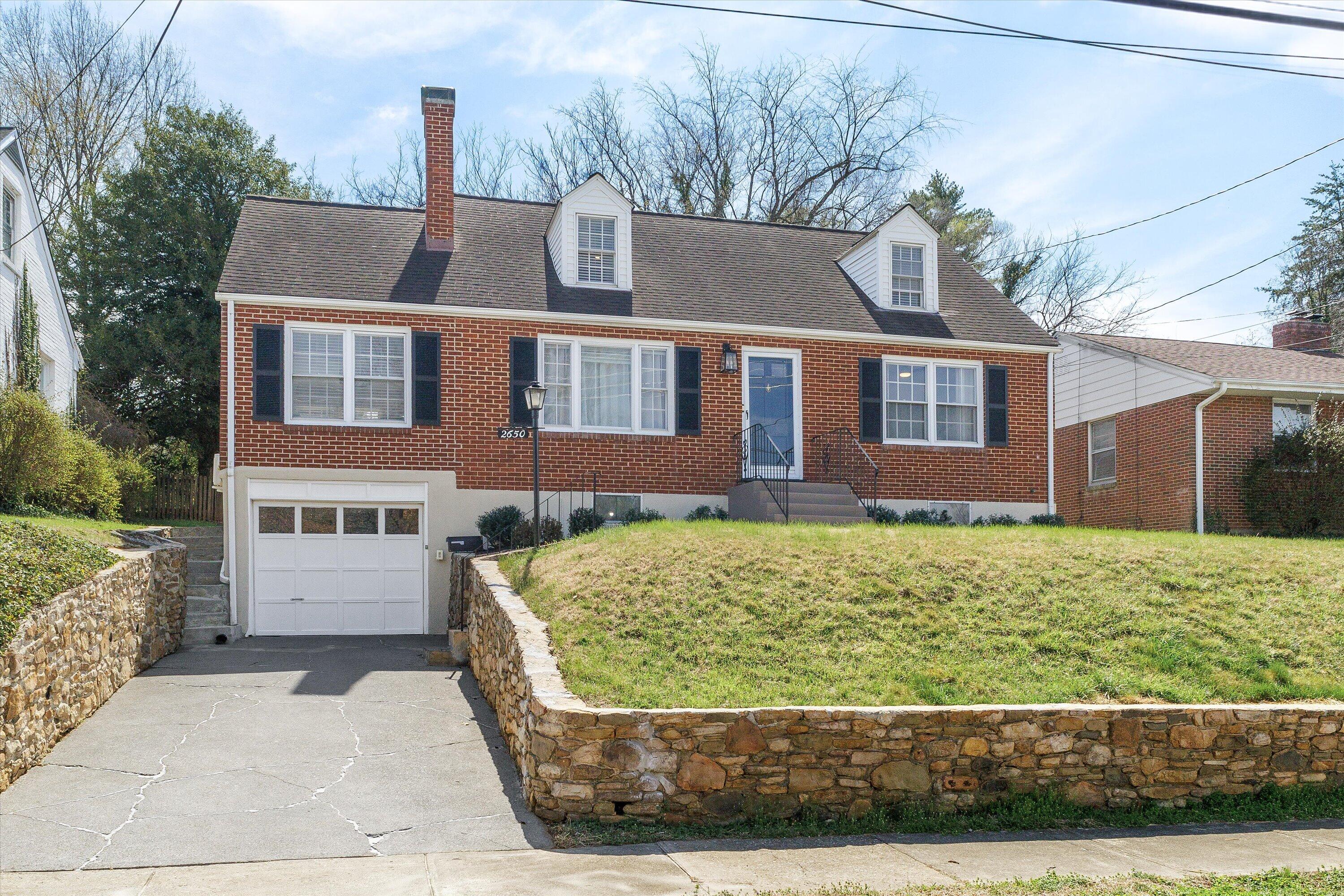 2650 Laburnum Avenue Southwest Roanoke, VA 24015 - Photo 2 of 37 02-2650 Laburnum Ave SW-2
