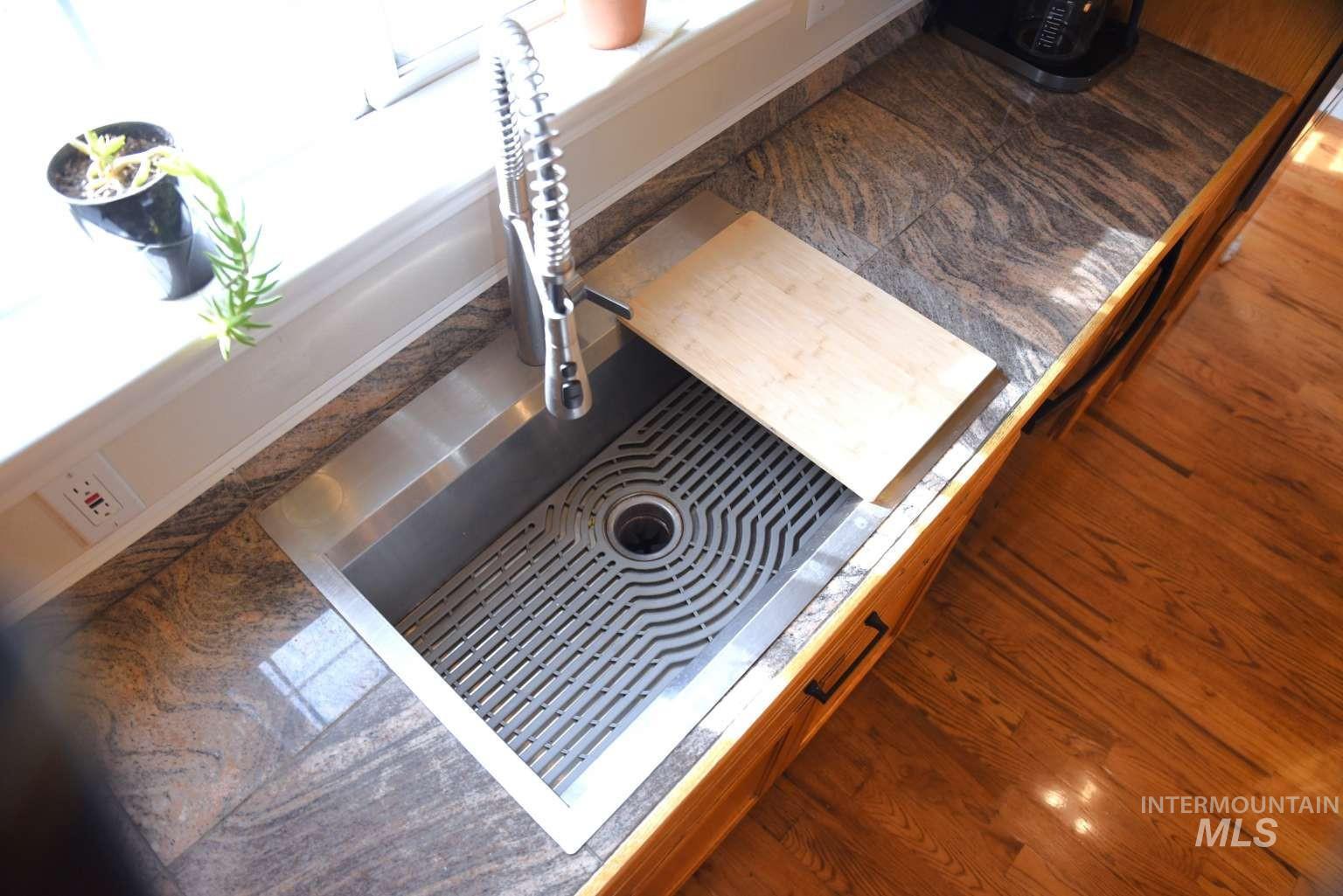 1065 Loafer Lane Weiser, ID 83672 - Photo 25 of 36 Kitchen view of a sink