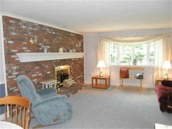 58 Indian Run Road Bellingham, MA 02019 - Photo 4 of 27