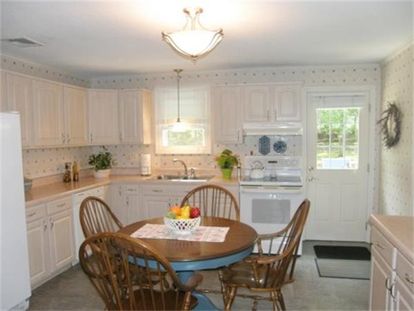 58 Indian Run Road Bellingham, MA 02019 - Photo 8 of 27