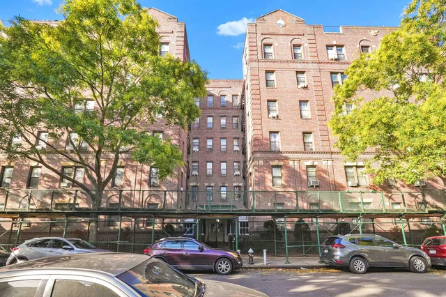 $689,000 | 34-20 83rd Street, Unit 4F | Jackson Heights