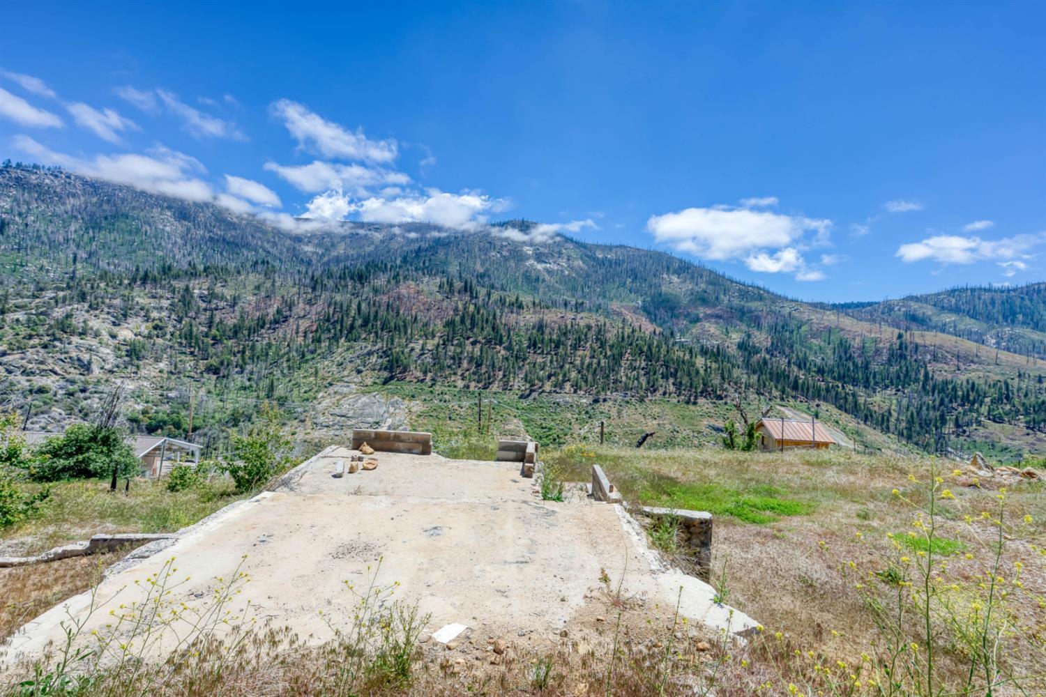 55362 Point Road Big Creek, CA 93605 - Photo 8 of 36