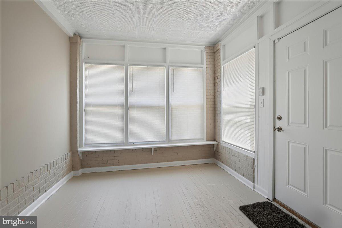 342 Huntley Road Upper Darby, PA 19082 - Photo 4 of 25 Gallery Image 4