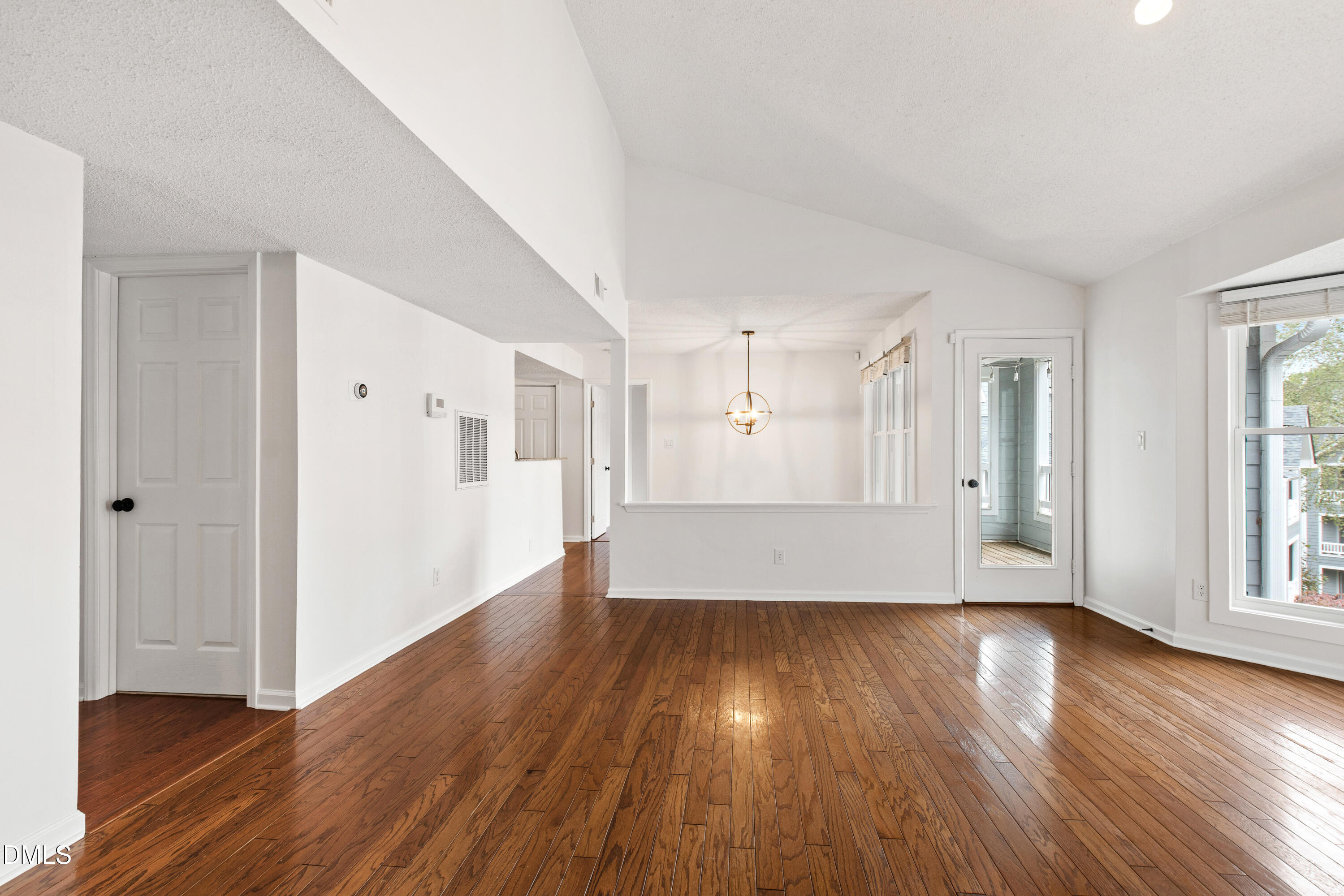 911 Washington Street, Unit 301 Raleigh, NC 27605 - Photo 5 of 54 Washington301-14