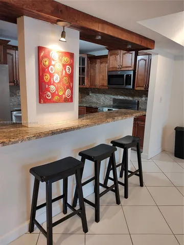 $2,350 | 9735 Northwest 52nd Street, Unit 411, Doral, FL 33178