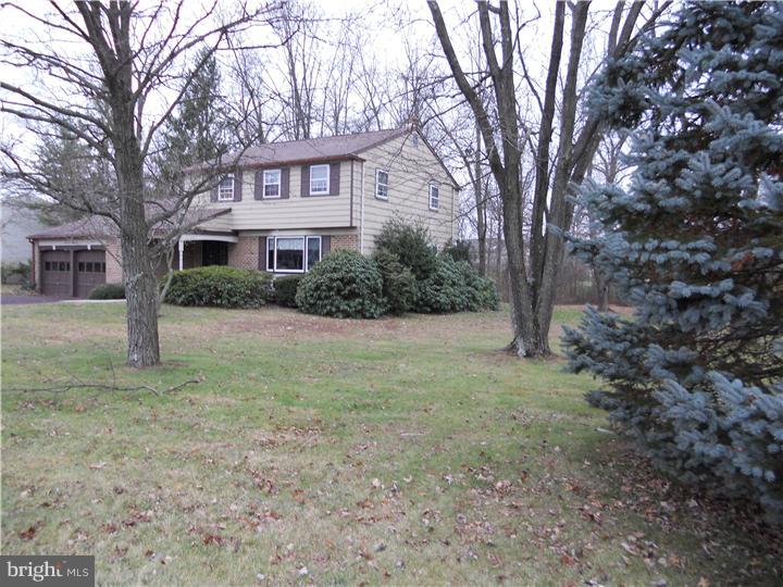 2272 Hedgewood Road Hatfield, PA 19440 - Photo 2 of 11 Gallery Image 2