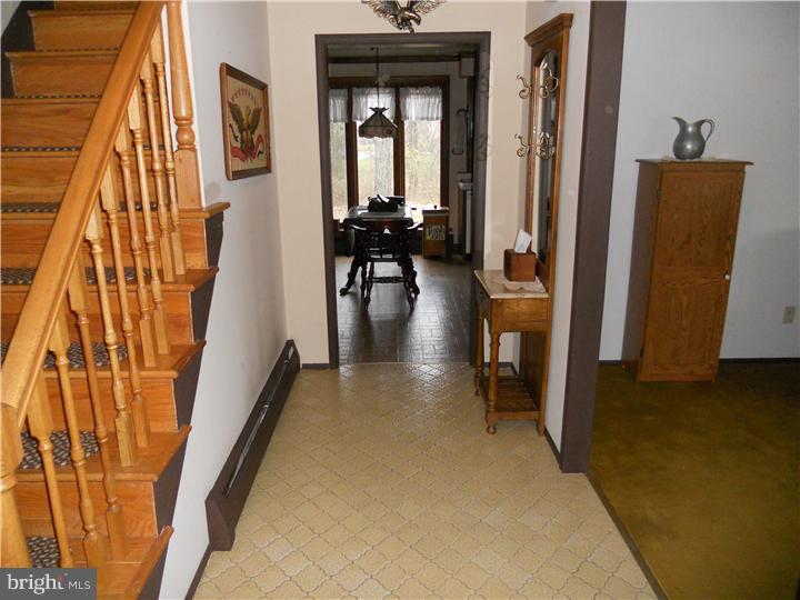 2272 Hedgewood Road Hatfield, PA 19440 - Photo 3 of 11 Gallery Image 3