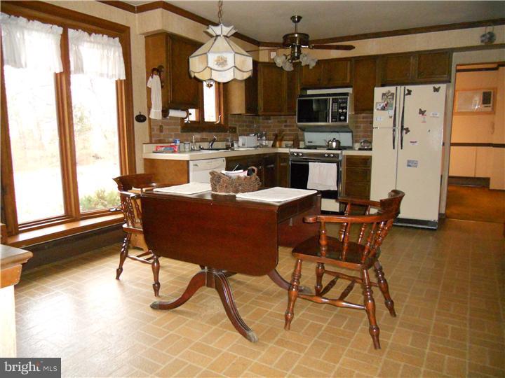2272 Hedgewood Road Hatfield, PA 19440 - Photo 5 of 11 Gallery Image 5