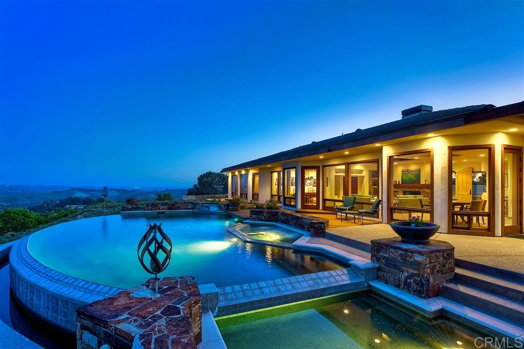 10 Rollingview Lane Fallbrook, CA 92028 - Photo 3 of 25 Gallery Image 3