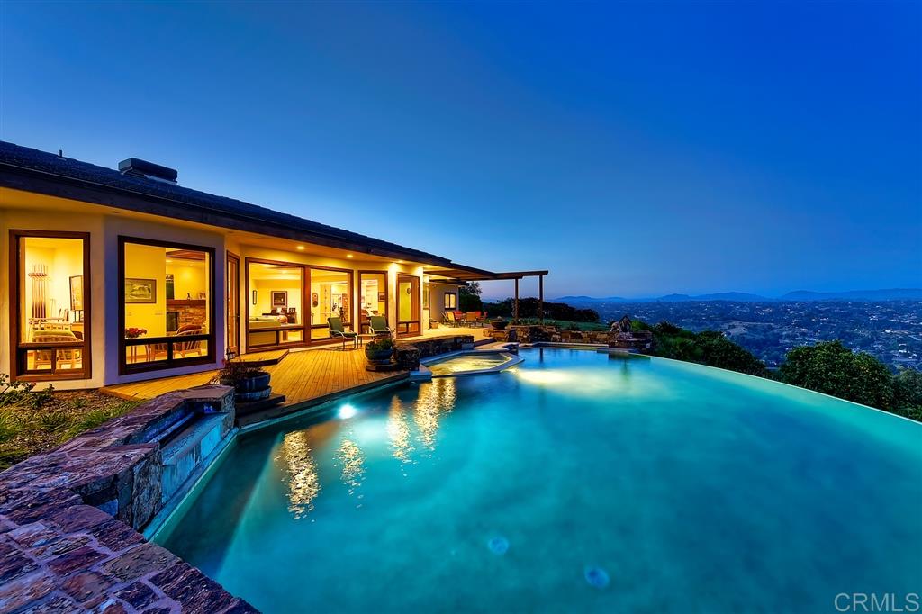 10 Rollingview Lane Fallbrook, CA 92028 - Photo 4 of 25 Gallery Image 4