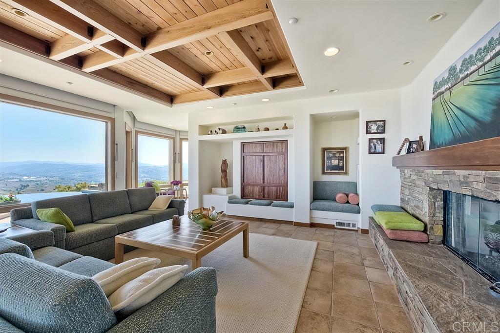 10 Rollingview Lane Fallbrook, CA 92028 - Photo 6 of 25 Gallery Image 6