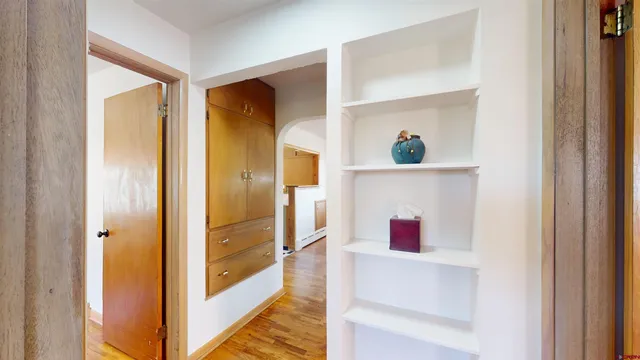a en suite bathroom with a shower