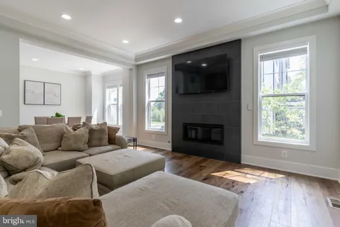 $1,299,900 | 14669 Battery Ridge Lane, Centreville, VA 20120