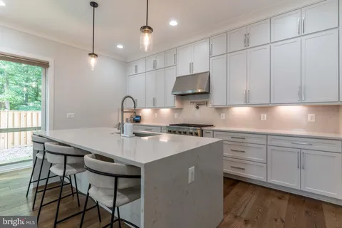 $1,299,900 | 14669 Battery Ridge Lane, Centreville, VA 20120