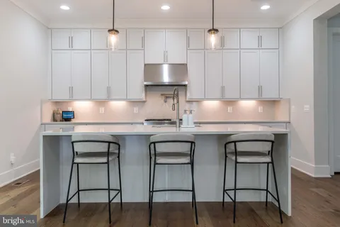 $1,299,900 | 14669 Battery Ridge Lane, Centreville, VA 20120