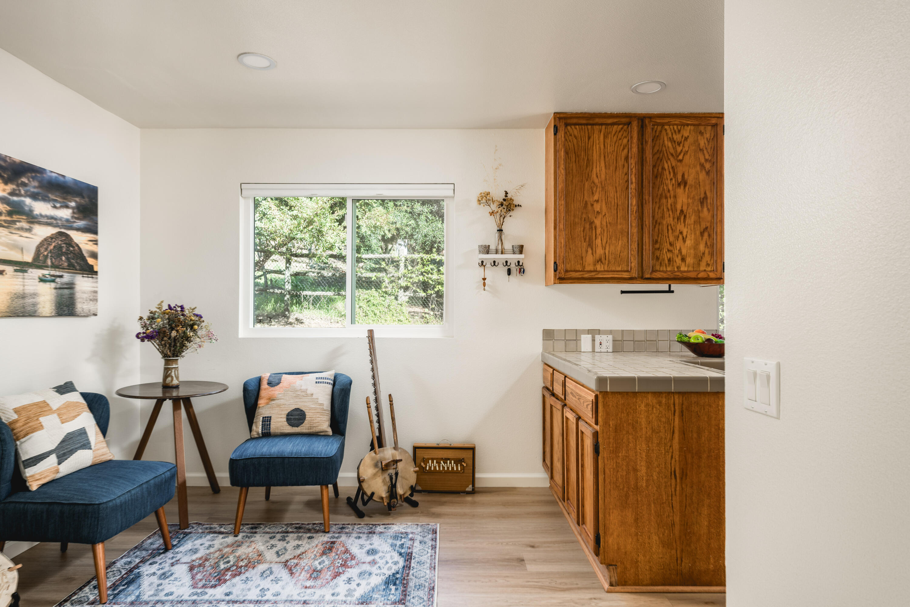4856 Glenn Road Santa Barbara, CA 93105 - Photo 12 of 25 Sitting Area