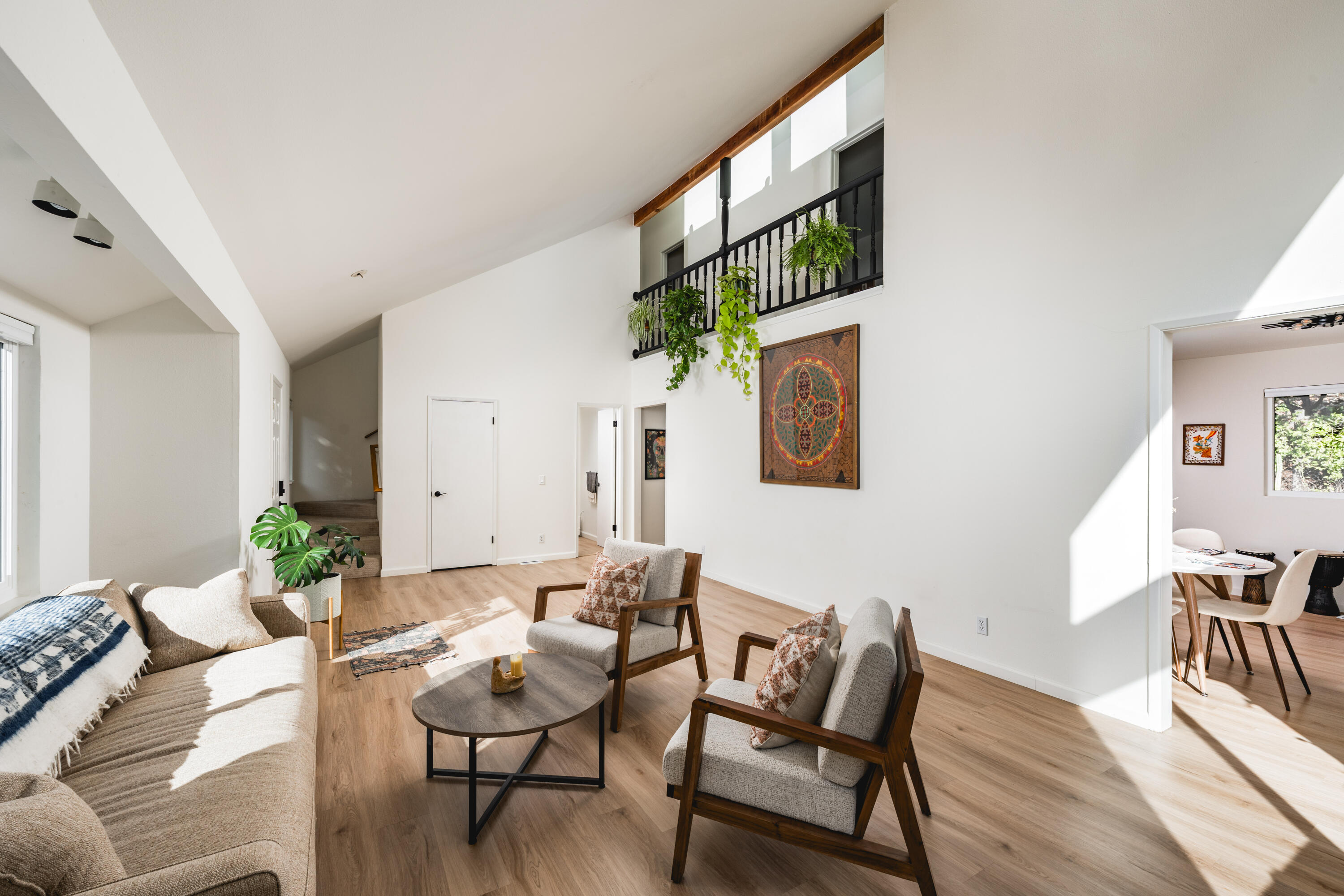 4856 Glenn Road Santa Barbara, CA 93105 - Photo 5 of 25 Living Room