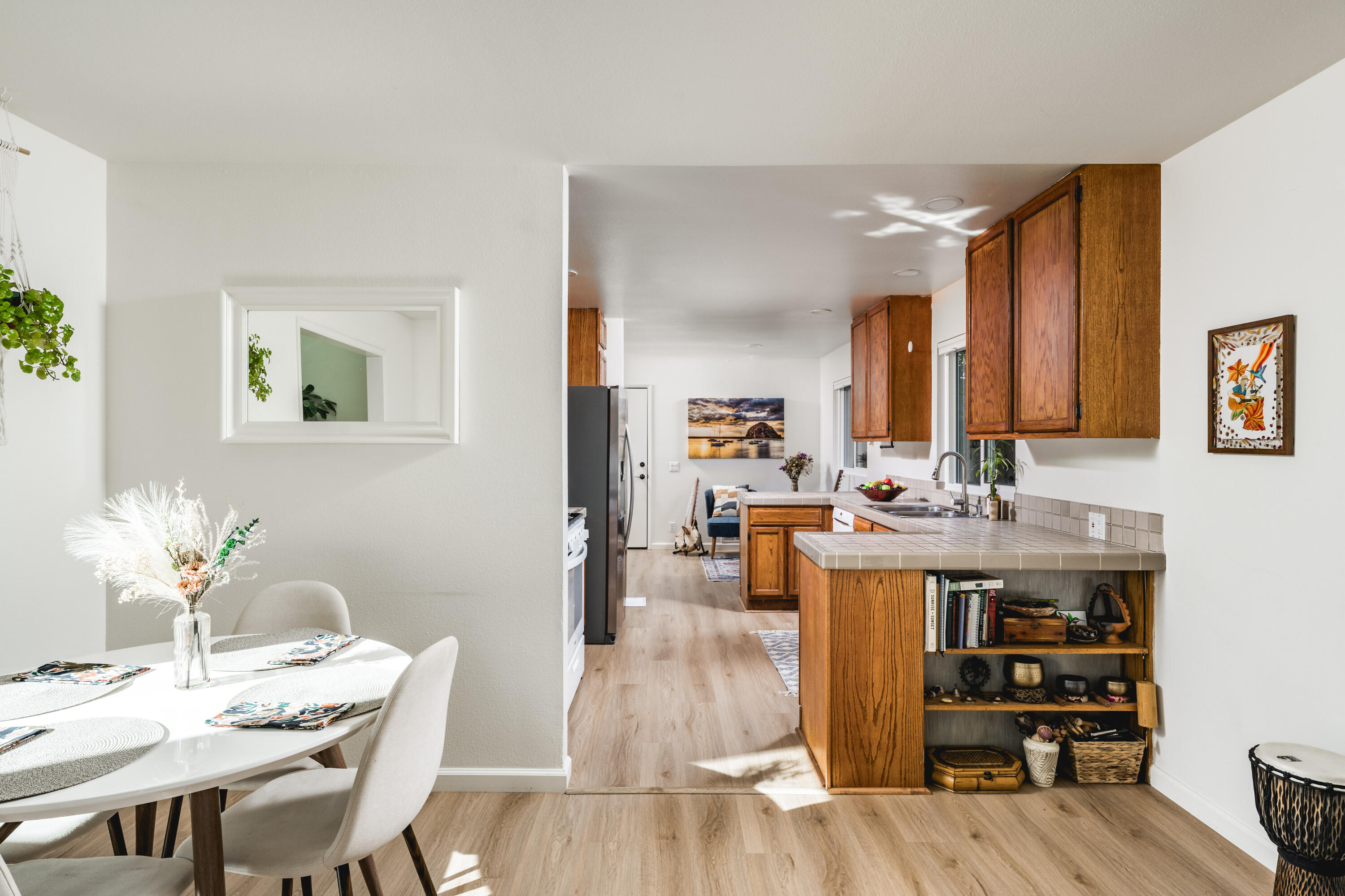 4856 Glenn Road Santa Barbara, CA 93105 - Photo 10 of 25 Dining + Kitchen