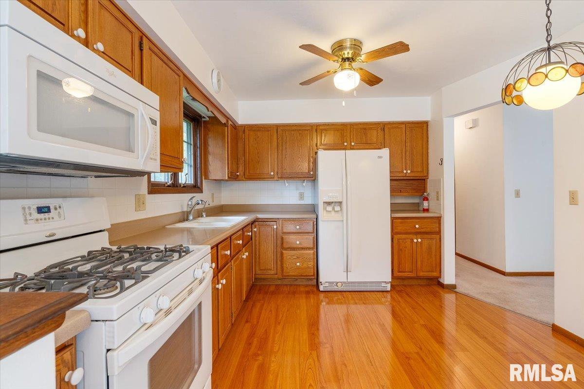 17223 Cedar Road East Moline, IL 61244 - Photo 13 of 30 Gallery Image 13
