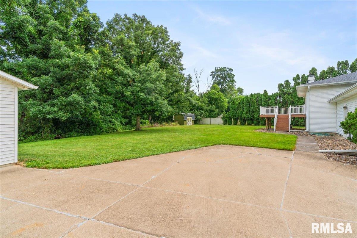 17223 Cedar Road East Moline, IL 61244 - Photo 27 of 30 Gallery Image 27