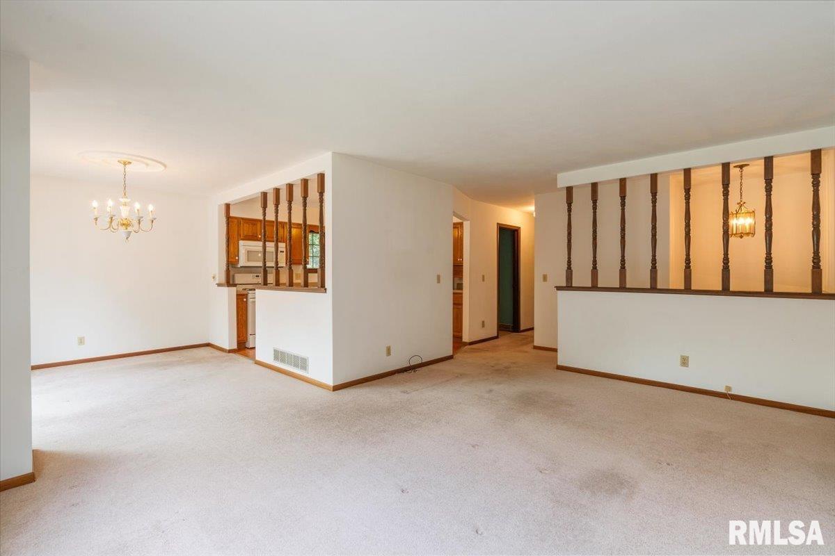 17223 Cedar Road East Moline, IL 61244 - Photo 10 of 30 Gallery Image 10