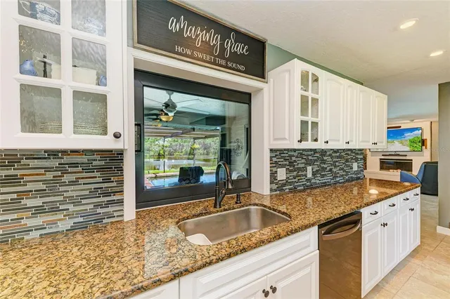 $830,000 | 6114 Cypress Circle, Bradenton, FL 34202