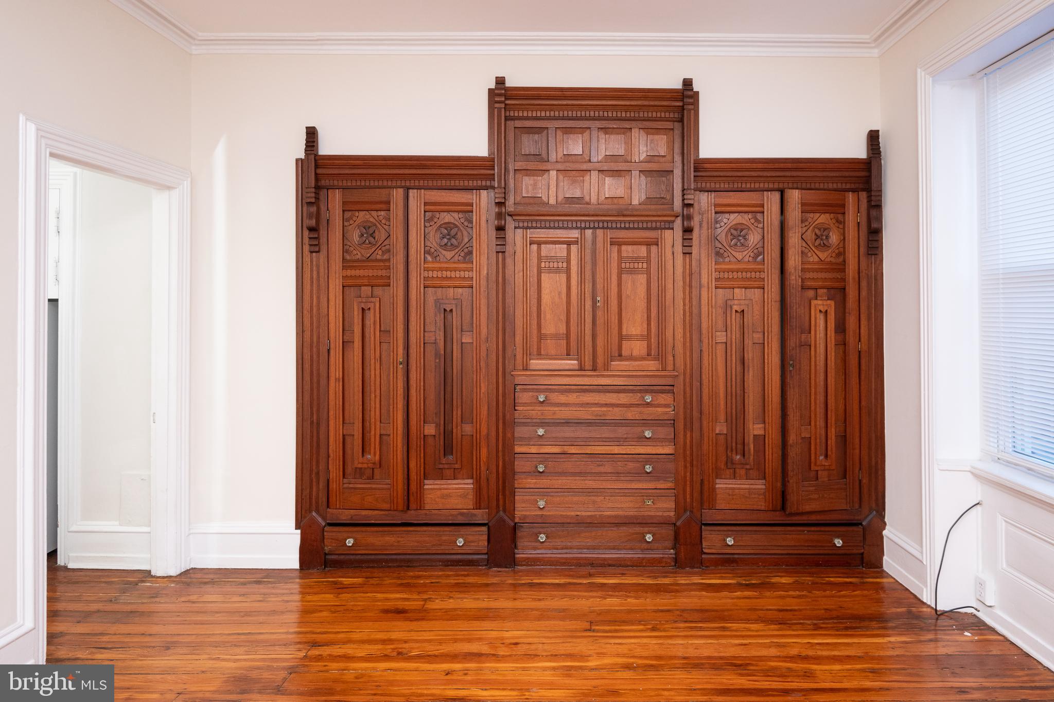 932 North 5th Street, Unit 2F Philadelphia, PA 19123 - Photo 3 of 14 Main Room