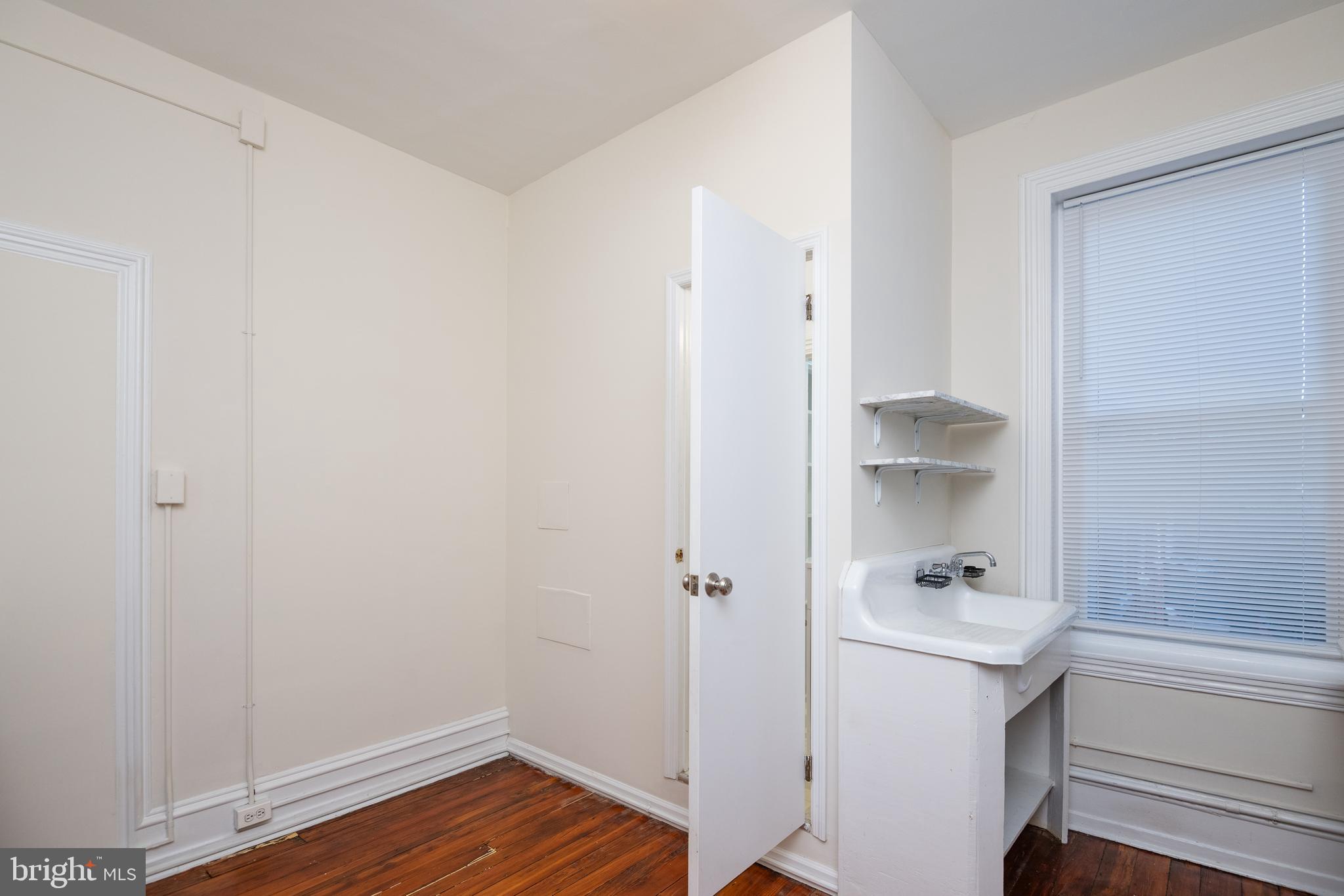 932 North 5th Street, Unit 2F Philadelphia, PA 19123 - Photo 9 of 14 Kitchen