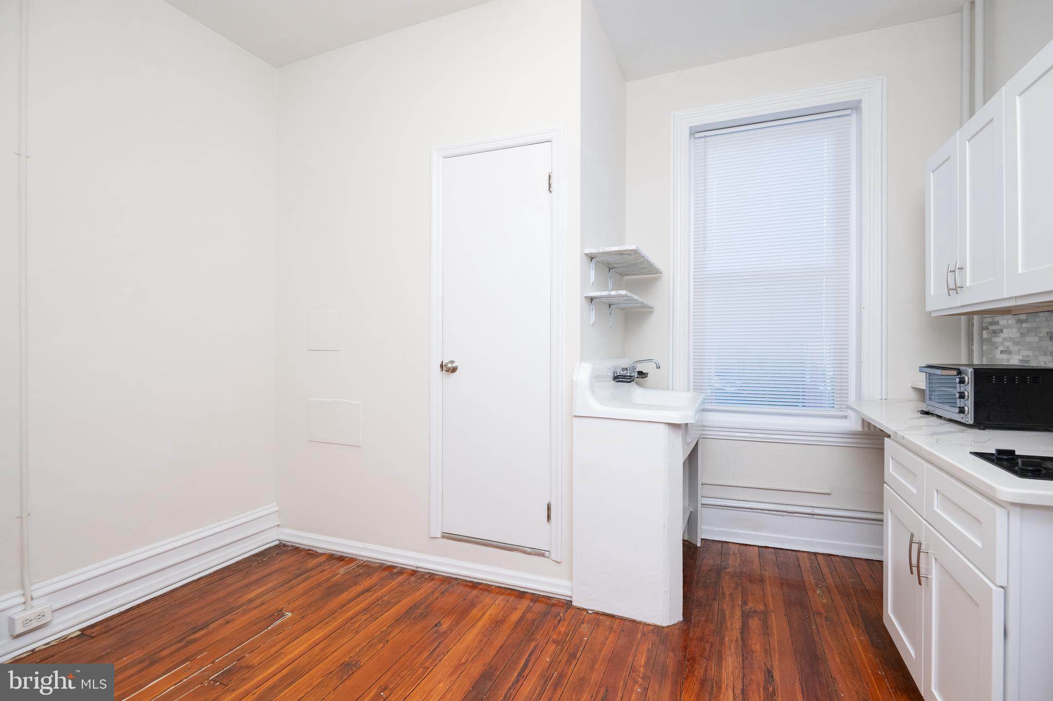 932 North 5th Street, Unit 2F Philadelphia, PA 19123 - Photo 10 of 14 Kitchen