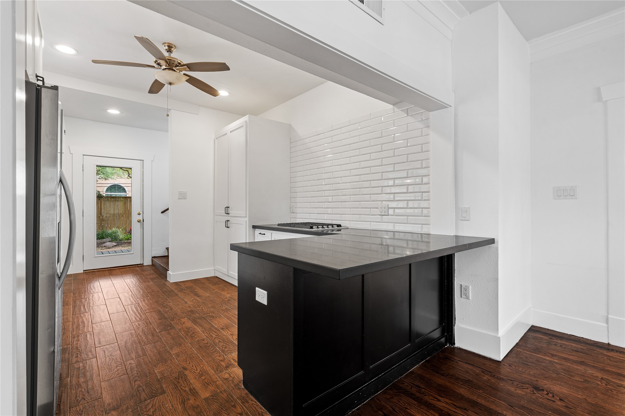 1210 Hawthorne Street Houston, TX 77006 - Photo 13 of 37