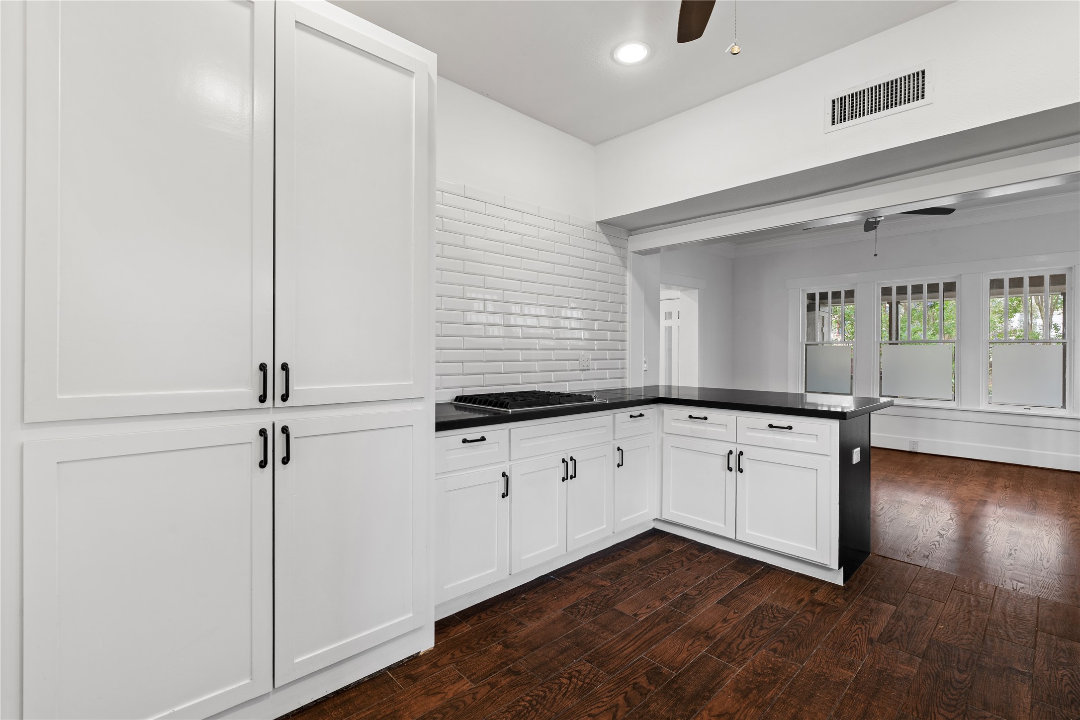 1210 Hawthorne Street Houston, TX 77006 - Photo 15 of 37