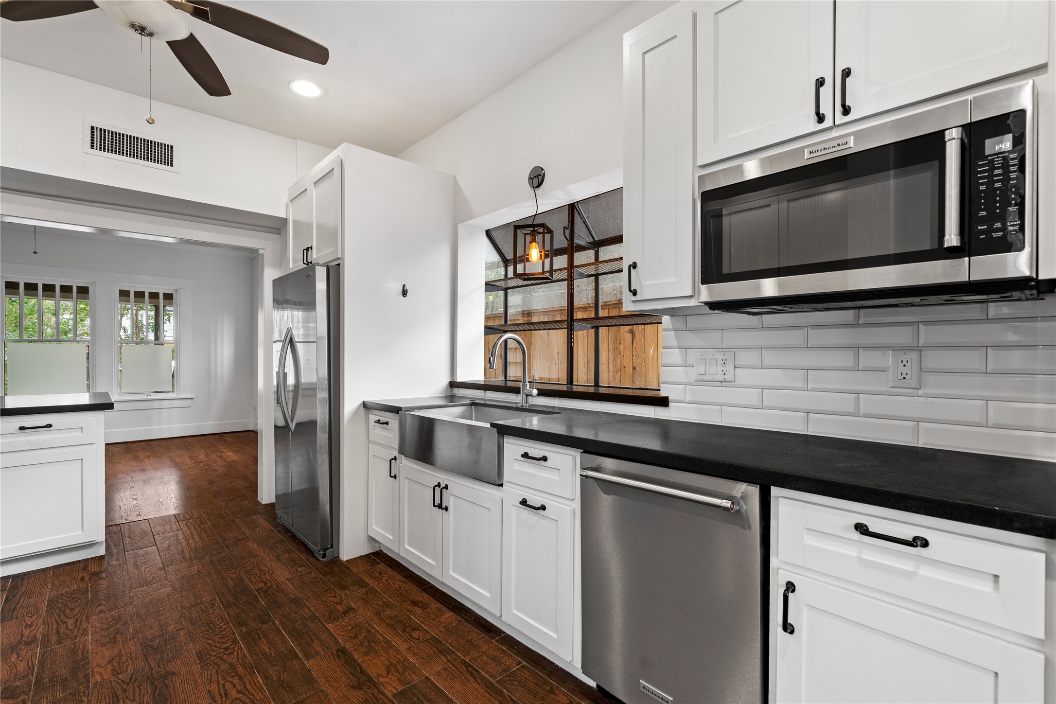 1210 Hawthorne Street Houston, TX 77006 - Photo 17 of 37