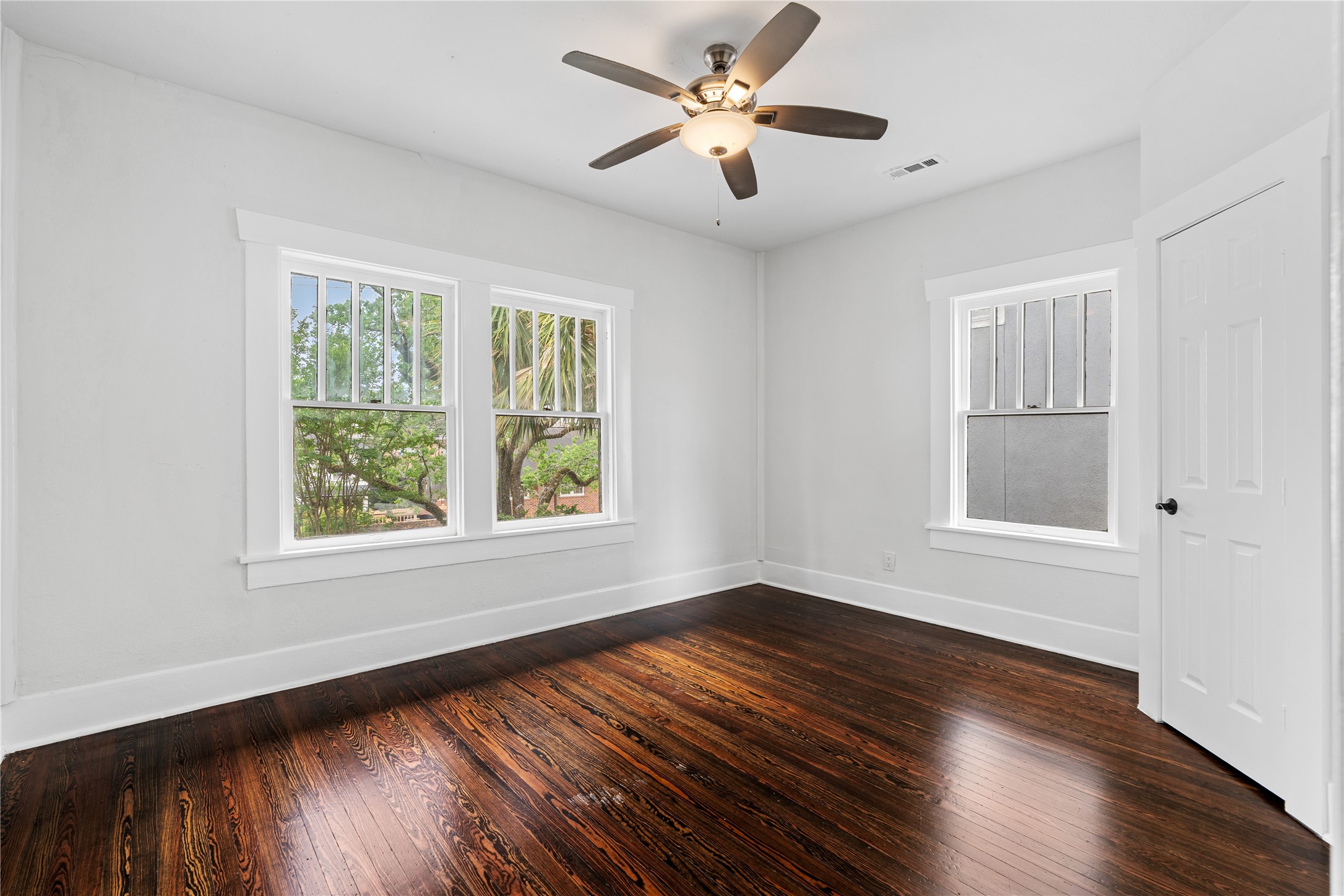 1210 Hawthorne Street Houston, TX 77006 - Photo 27 of 37