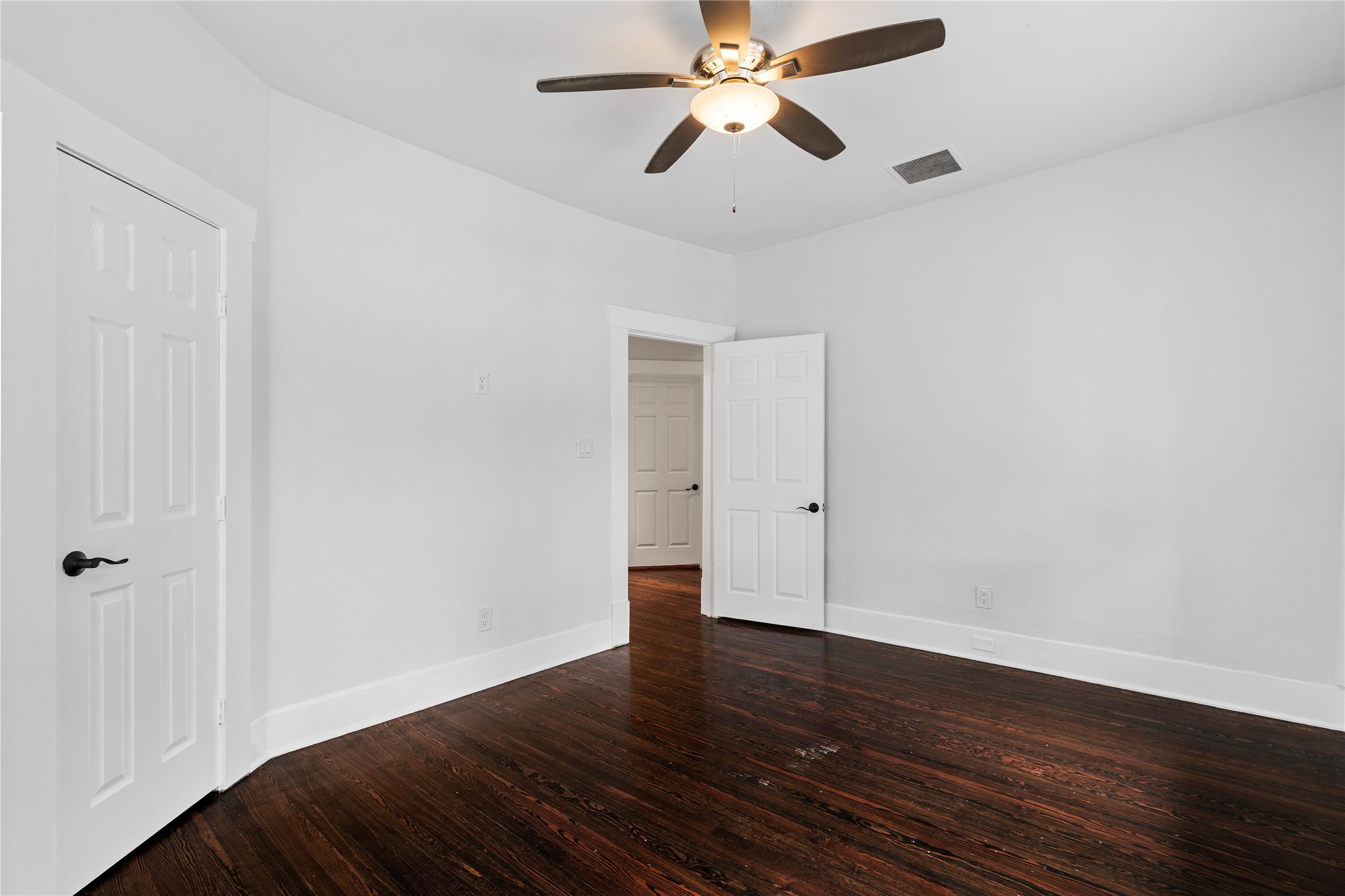 1210 Hawthorne Street Houston, TX 77006 - Photo 28 of 37
