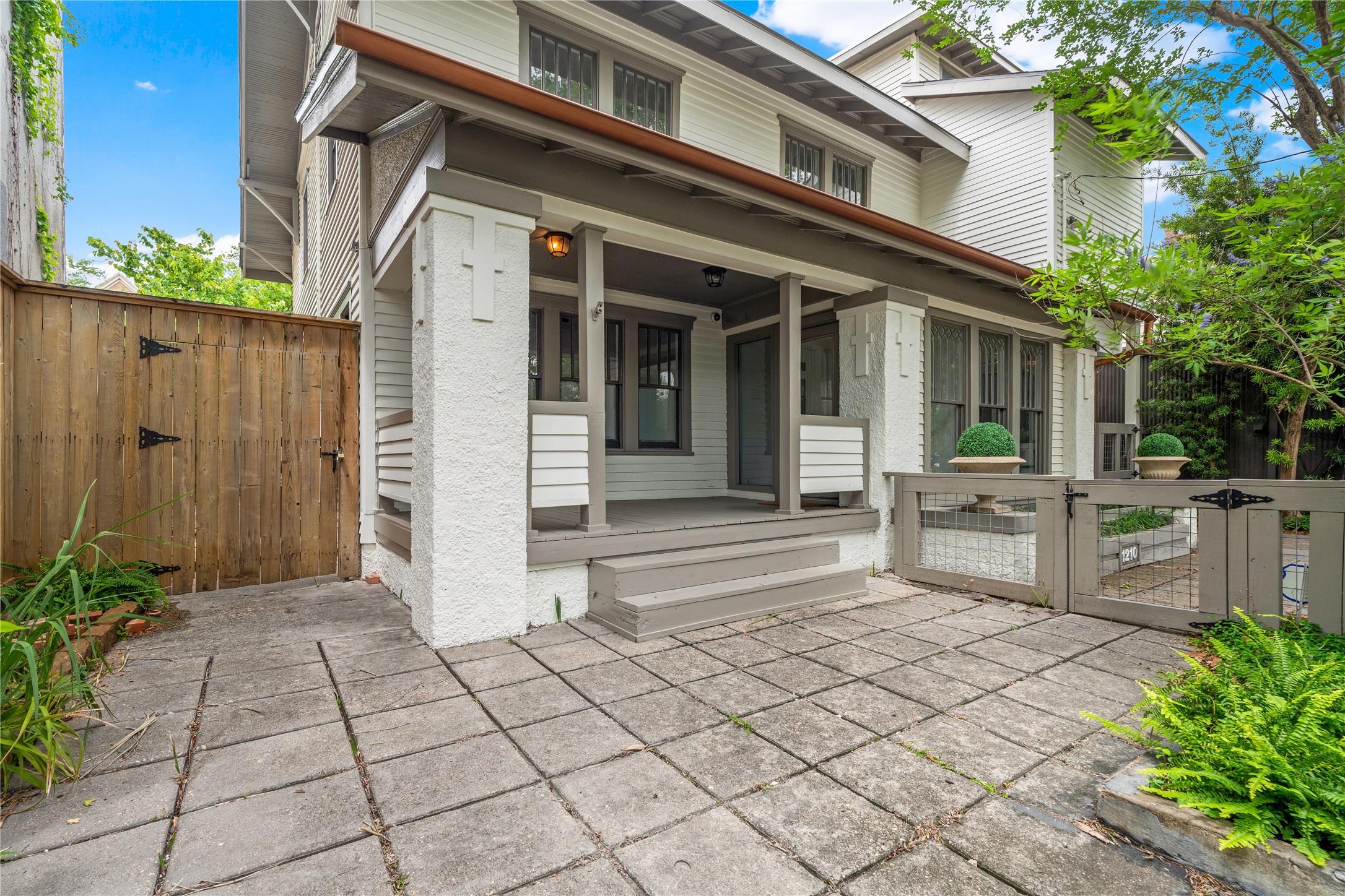 1210 Hawthorne Street Houston, TX 77006 - Photo 3 of 37