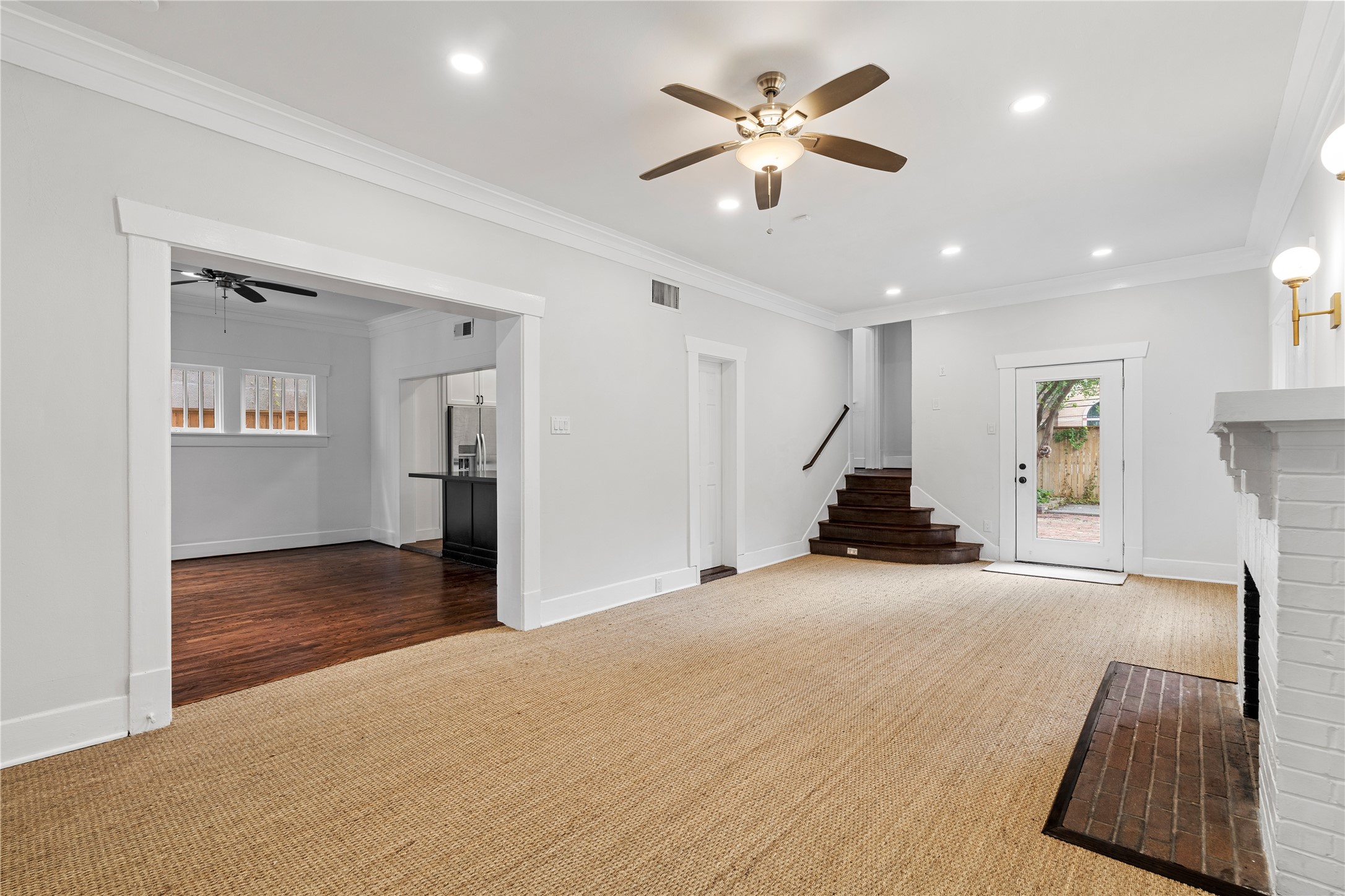 1210 Hawthorne Street Houston, TX 77006 - Photo 8 of 37