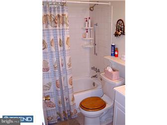 390 Nimitz Road Dover, DE 19901 - Photo 10 of 12 Bathroom