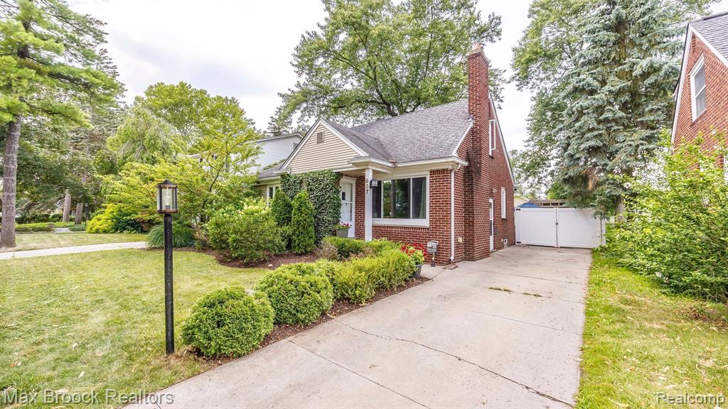 657 Coolidge Road Birmingham, MI 48009 - Photo 4 of 50 Gallery Image 4