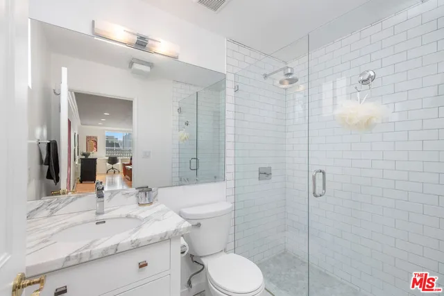 $2,275,000 | 11723 Goshen Avenue, Unit 302, Los Angeles, CA 90049