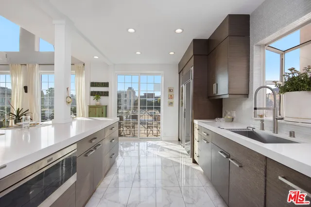 $2,275,000 | 11723 Goshen Avenue, Unit 302, Los Angeles, CA 90049