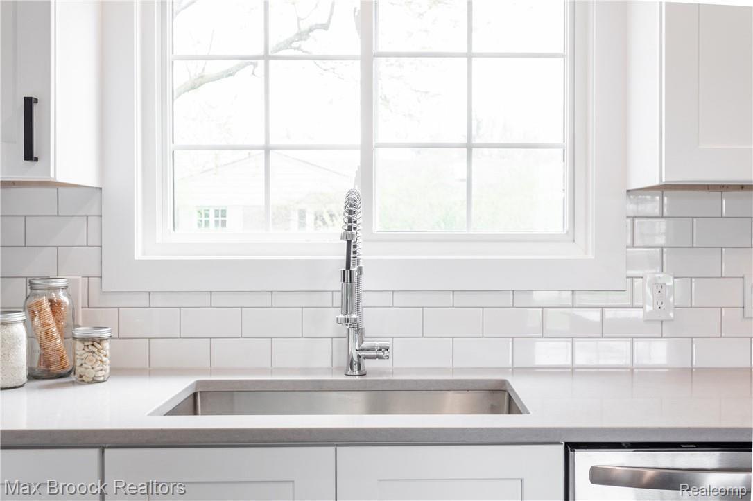 4705 Quarton Road Bloomfield Hills, MI 48301 - Photo 6 of 43 Quarton Streaming Sunlight Into Kitchen