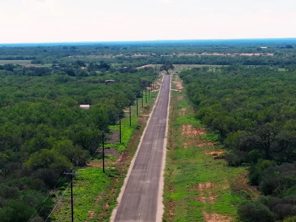 $95,000 | 125 Cr 2644 Moore Tx 78057, Devine, TX 78016